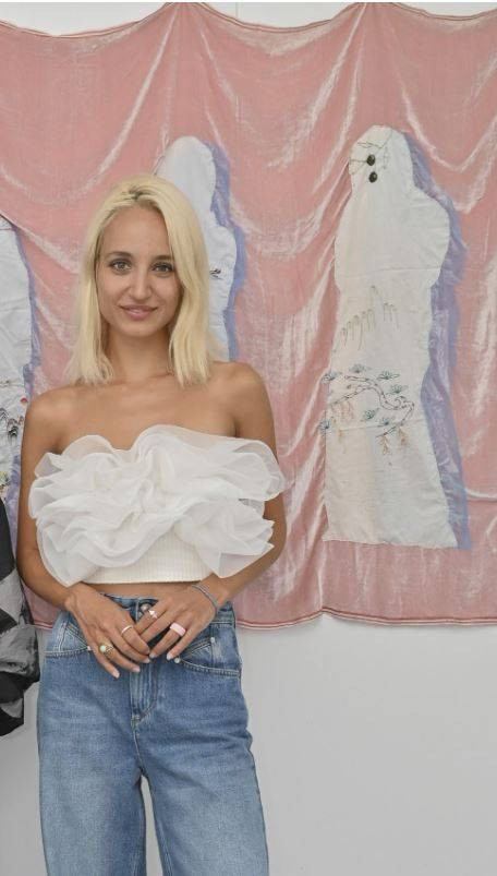 Kerem Bürsin'in yeni aşkı Türkiye’nin en zengin ailesinin torunu çıktı - Resim: 42